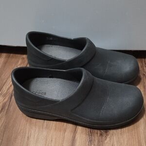 CROCS Classic Black Clogs